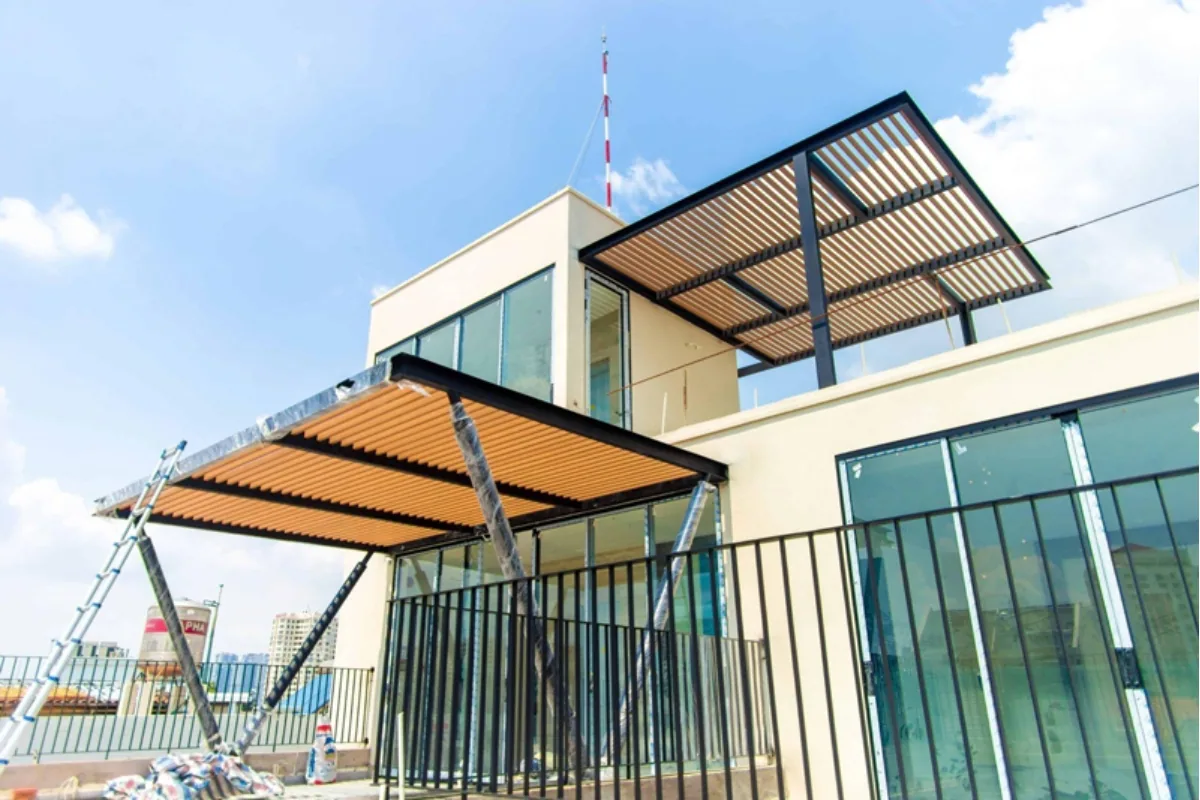 Làm Mái Hiên – Mái Che Tận Nơi Tại TP.HCM